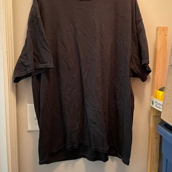 Gildan Men's Black Short Sleeve Tee - Picture 1 of 5
